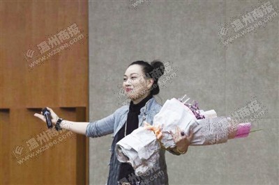 越剧徐派小生黄燕舞走进杏吧
。